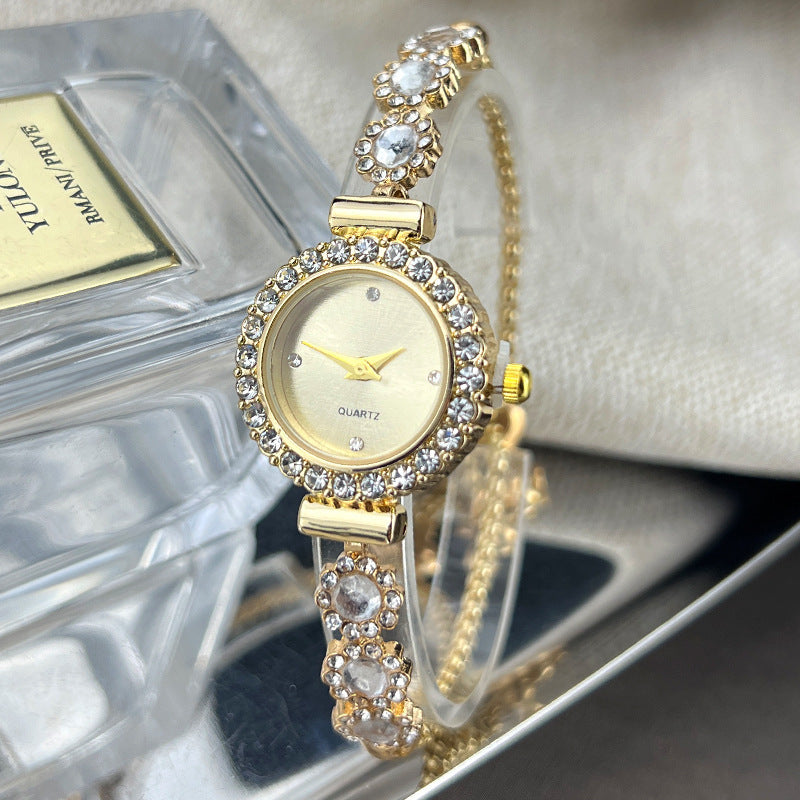 Étoile Crown-Crystal Quartz Watch